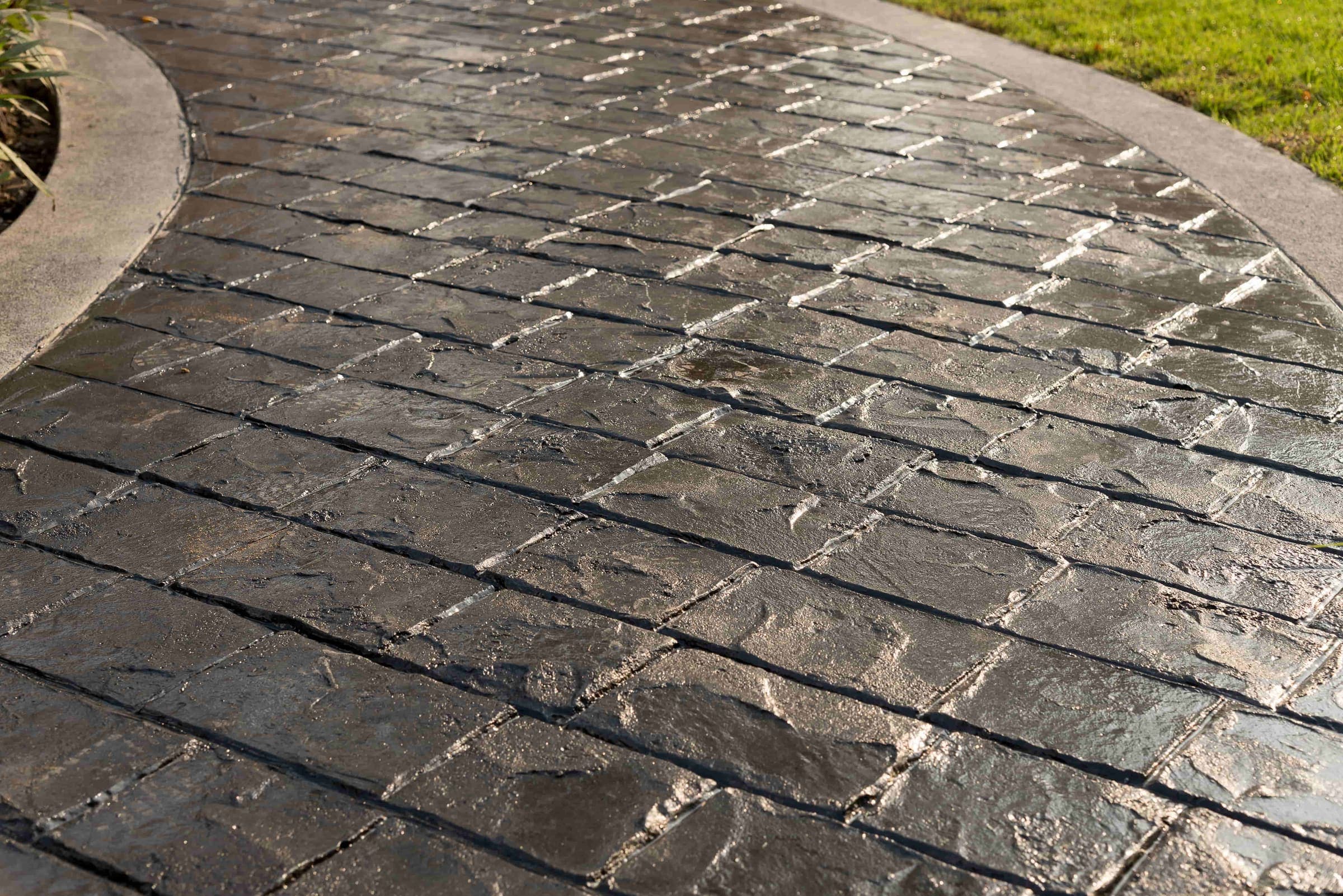 Stamped decorative concrete patio surface